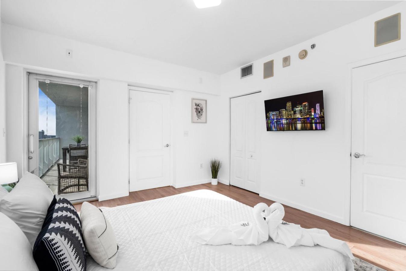 Spacious 2 Bed Unit In Brickell With Free Parking Miami Exterior photo
