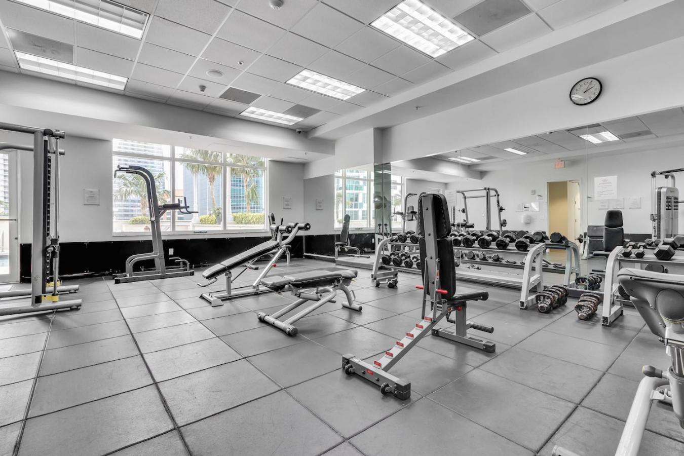Spacious 2 Bed Unit In Brickell With Free Parking Miami Exterior photo