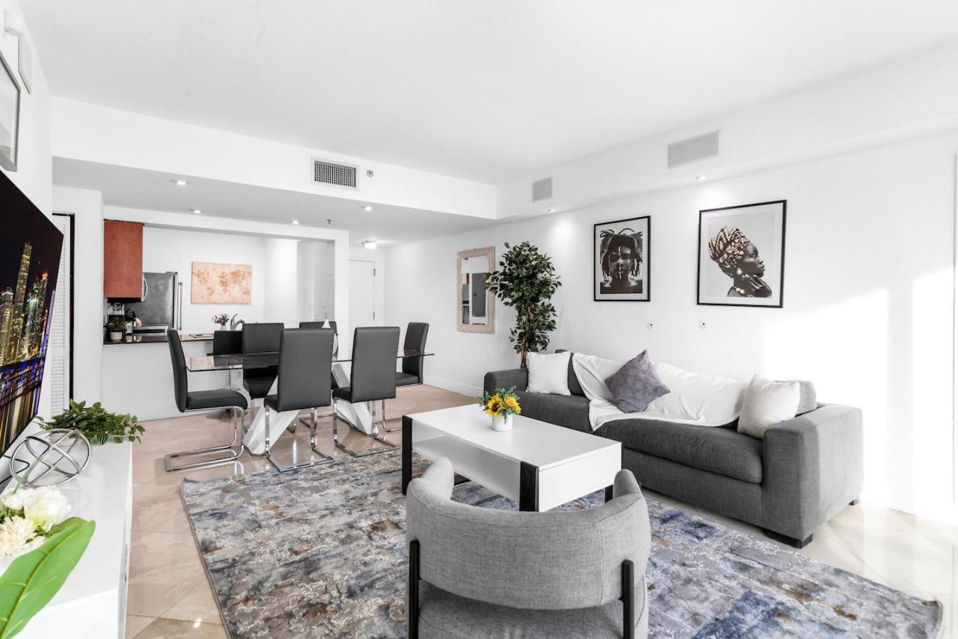 Spacious 2 Bed Unit In Brickell With Free Parking Miami Exterior photo